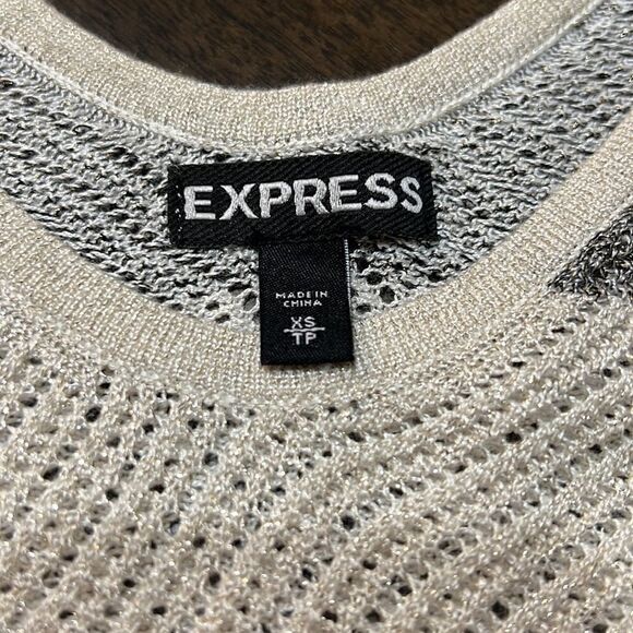 Express women’s short sleeves see through top - Picture 2 of 3